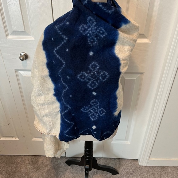 Women’s wool scarf - Picture 9 of 10